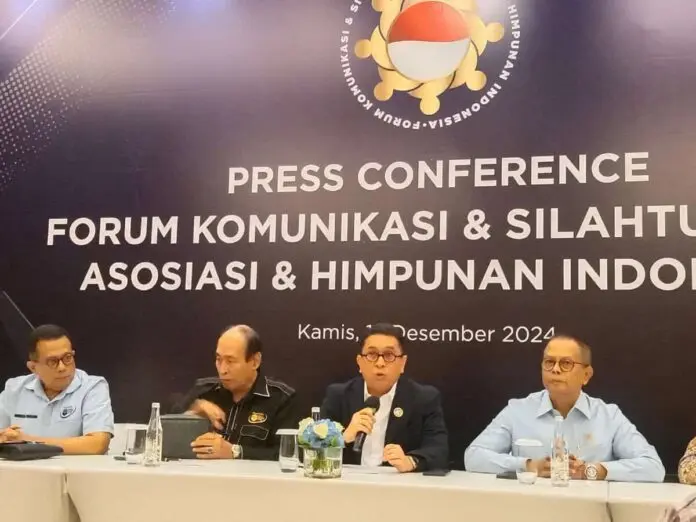 Buntut Dualisme Kadin Indonesia, Ratusan Asosiasi dan Himpunan Bentuk Forum Komunikasi Independen Buntut Dualisme Kadin Indonesia, Ratusan Asosiasi dan Himpunan Bentuk Forum Komunikasi Independen