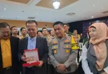 Kapolda Metro Jaya, Irjen Pol Karyoto, S.I.K: Tetap Kritisi Saya Ya! Kapolda Metro Jaya, Irjen Pol Karyoto, S.I.K: Tetap Kritisi Saya Ya!