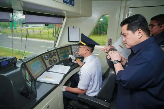Erick Thohir Minta Waktu Tempuh Kereta Bandara Dipersingkat Erick Thohir Minta Waktu Tempuh Kereta Bandara Dipersingkat