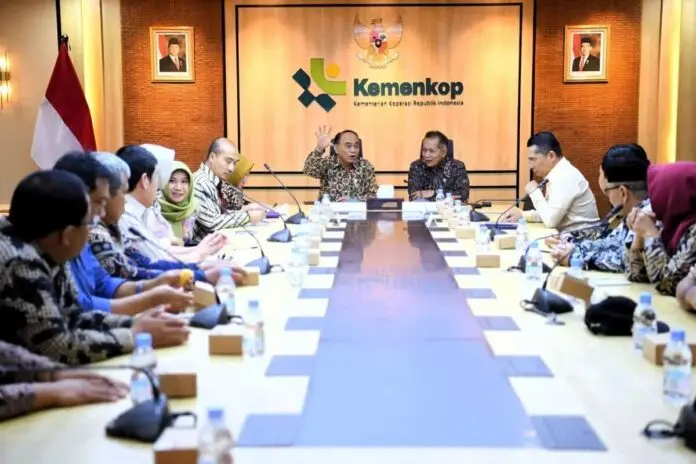 Kemenkop dan DPRD Jateng Siap Bersinergi untuk Majukan Koperasi Kemenkop dan DPRD Jateng Siap Bersinergi untuk Majukan Koperasi
