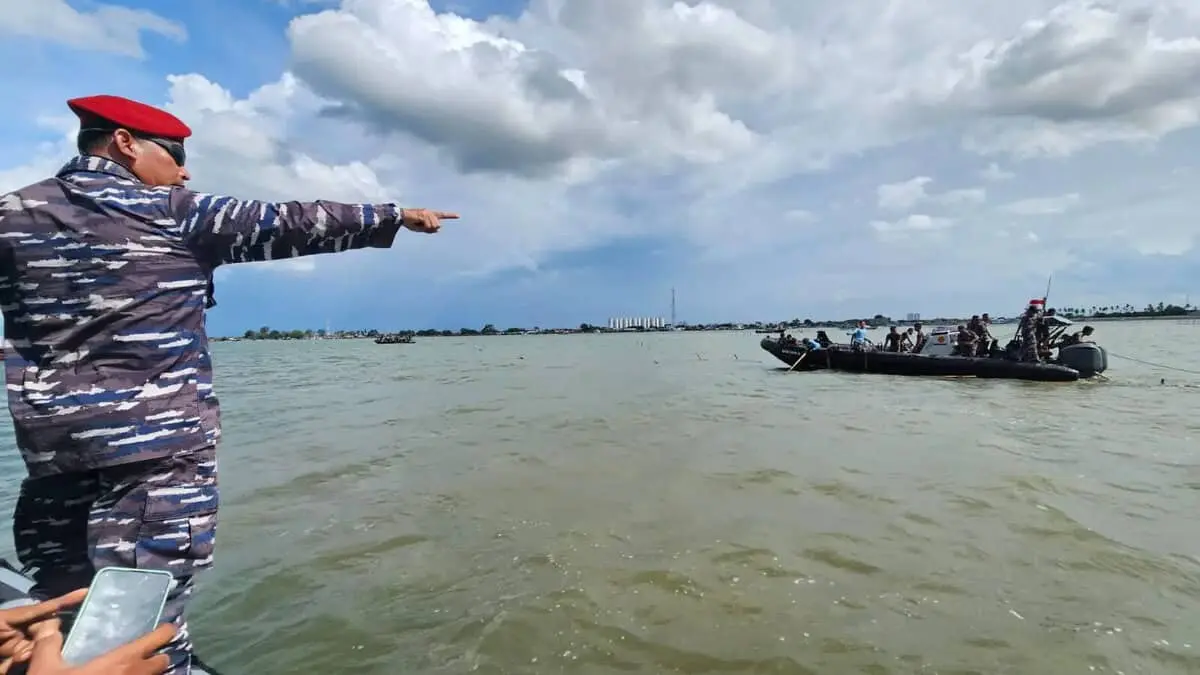 Ketua Umum LSM Pikad: Dukung TNI-AL Cabut Pagar Laut, Langgar Aturan Harus Ditindak Tegas