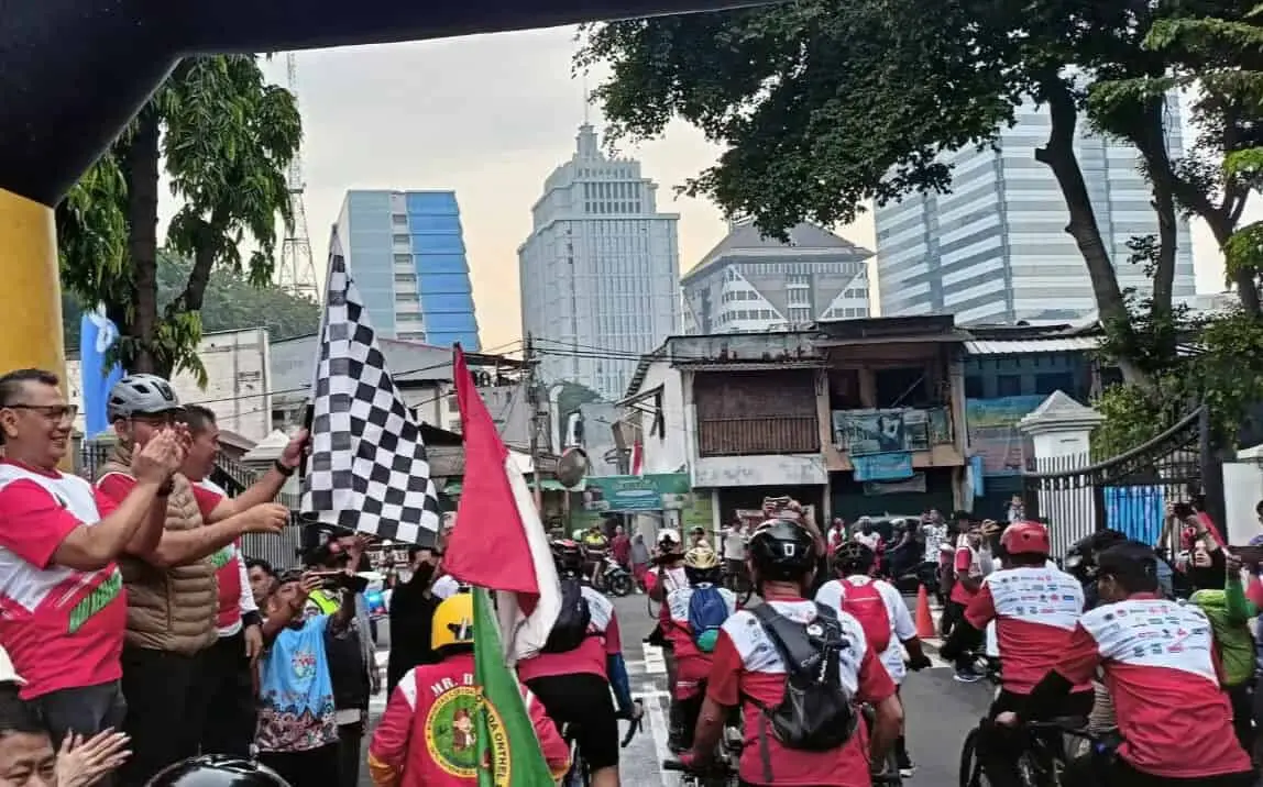 Ribuan Pesepeda Meriahkan Fun Bike SIWO PWI Jaya di Hari Kebangkitan Nasional 2025 Ribuan Pesepeda Meriahkan Fun Bike SIWO PWI Jaya di Hari Kebangkitan Nasional 2025