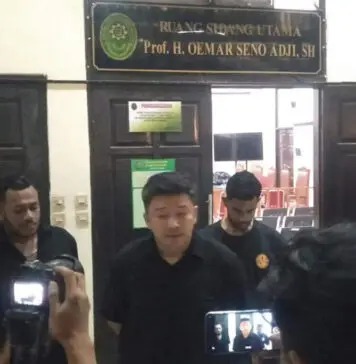 Kuasa Hukum Terdakwa Sebut Budi Arie dan PDIP Tidak Terlibat Kasus Situs Judol Kominfo Kuasa Hukum Terdakwa Sebut Budi Arie dan PDIP Tidak Terlibat Kasus Situs Judol Kominfo