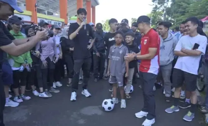 Masyarakat Antusias Hadiri Sosialisasi Piala Presiden 2025 di Berbagai Kota Masyarakat Antusias Hadiri Sosialisasi Piala Presiden 2025 di Berbagai Kota