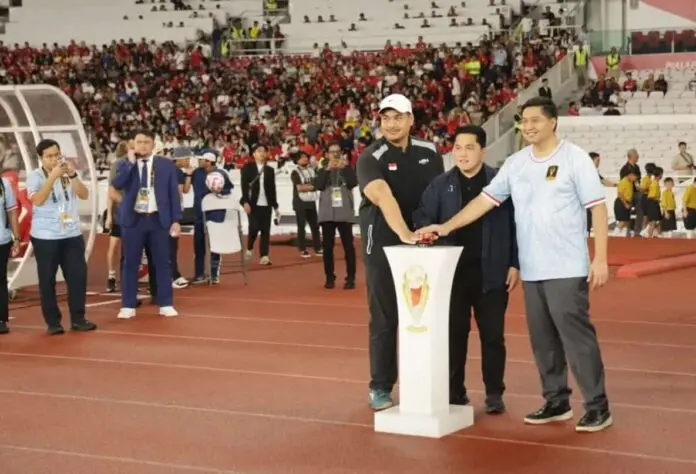 Pembukaan Piala Presiden 2025: Laga Oxford United vs Liga Indonesia All Stars, Pecahkan Rekor,  Diisaksikan Lebih dari 41 Ribu Penonton