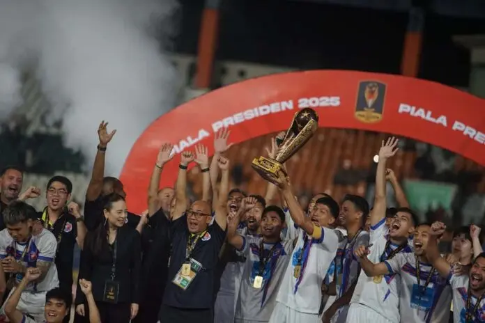 Catatan Piala Presiden 2025 : Langkah Berani Panpel Piala Presiden  dan Senyum Madame Fang