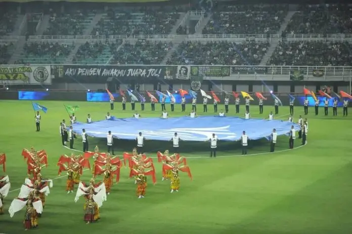 Pembukaan BRI Super League di Surabaya Berlangsung Meriah Pembukaan BRI Super League di Surabaya Berlangsung Meriah