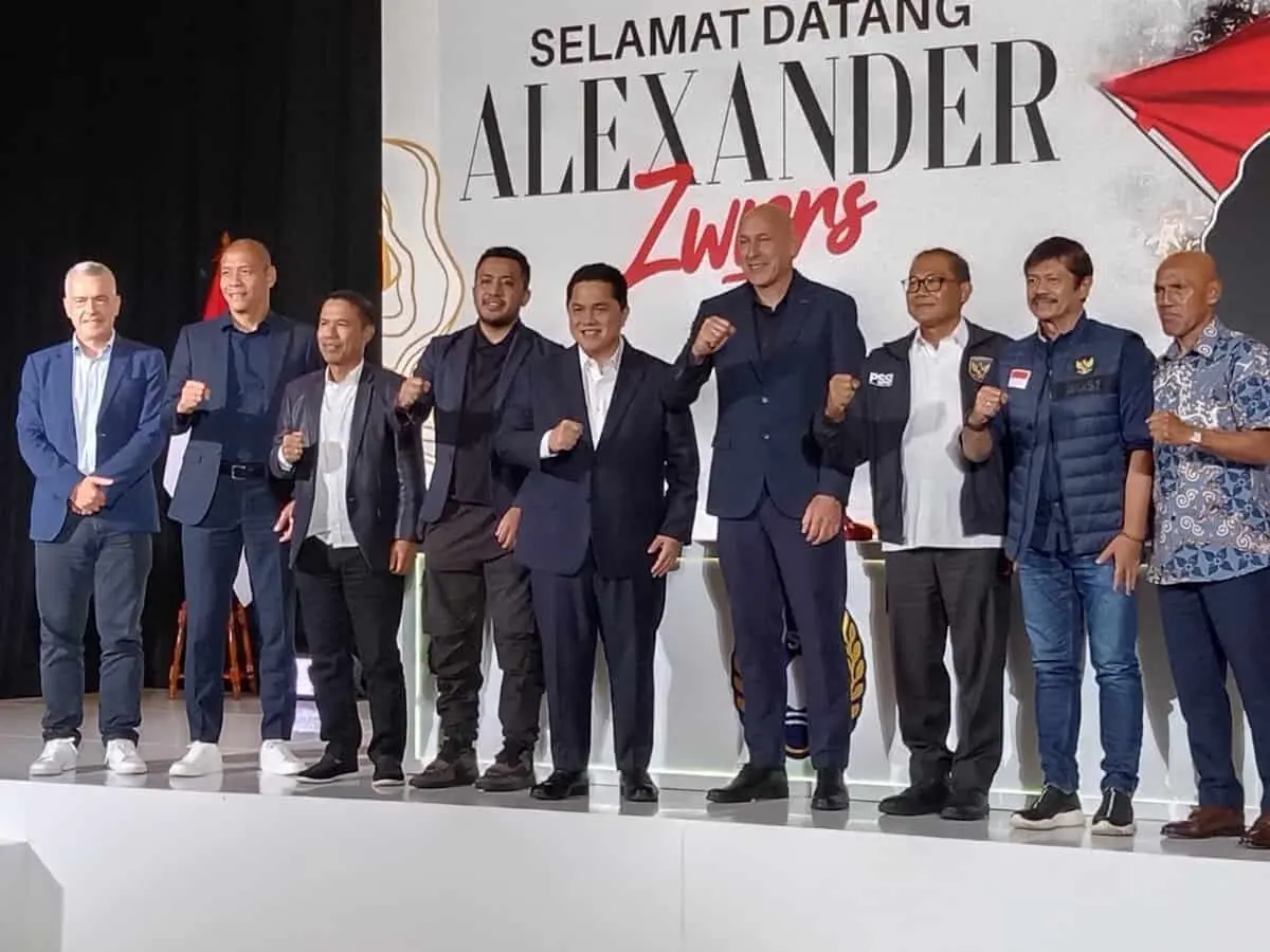 PSSI Resmi Tunjuk Alexander Zwiers Jadi Dirtek yang Baru PSSI Resmi Tunjuk Alexander Zwiers Jadi Dirtek yang Baru