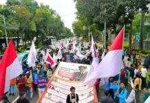 Unjuk Rasa KOSMAK di Monas, Desak Presiden Perintahkan KPK Tangkap dan Adili Jampidsus