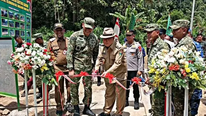 Di Atas Sungai Jembatan Garuda Menyatukan Harapan Warga Pekon Umbar Di Atas Sungai Jembatan Garuda Menyatukan Harapan Warga Pekon Umbar