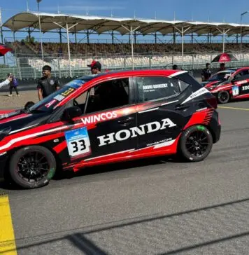 Tim Honda Racing Indonesia dengan Honda Brio dan Honda Civic Type R  Bersinar di Kejurnas Balap Mobil Round 1 Mandalika