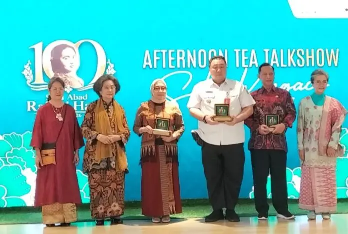 Afternoon Tea Talkshow "Sebuah Legacy" Kenang 100 Tahun Rahmi Hatta, Wariskan Nilai Keteladanan bagi Generasi Muda Afternoon Tea Talkshow "Sebuah Legacy" Kenang 100 Tahun Rahmi Hatta, Wariskan Nilai Keteladanan bagi Generasi Muda